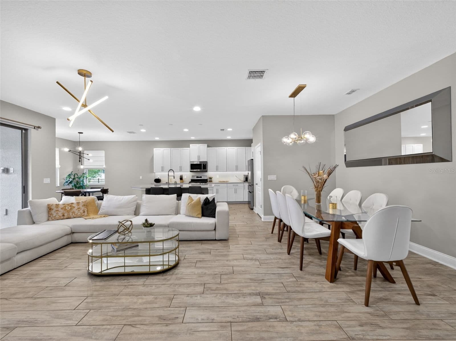 11209 LEMON LAKE