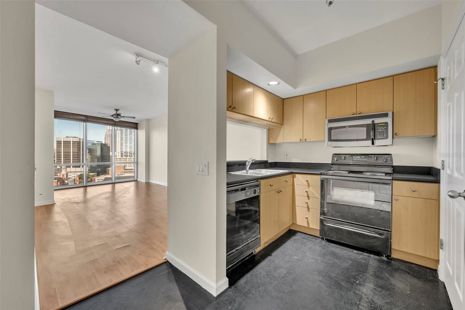 322 CENTRAL