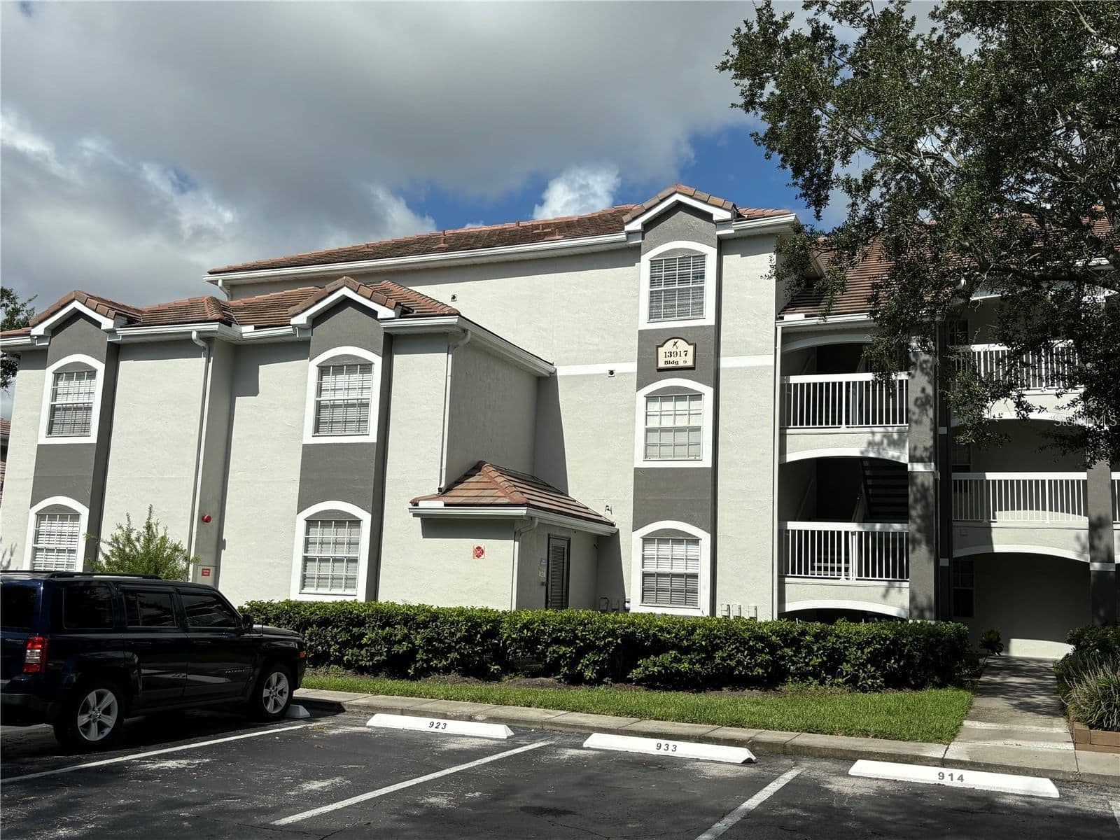 13917 FAIRWAY ISLAND