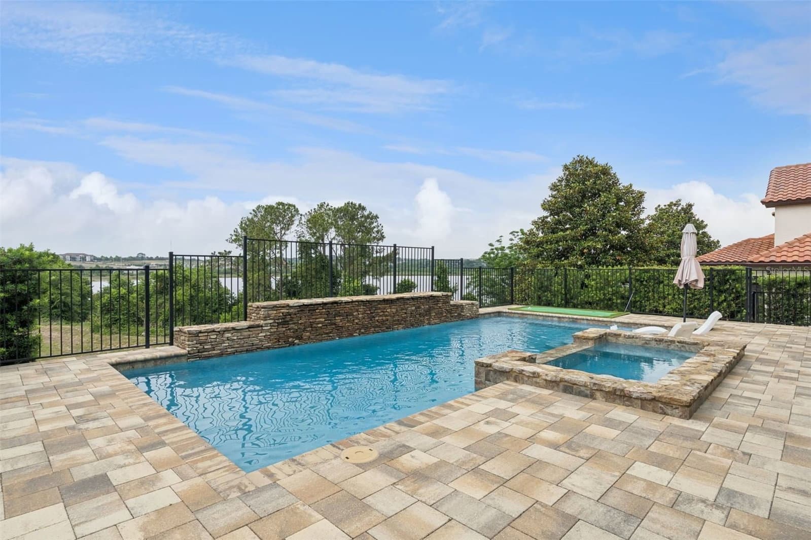 1784 BELLA LAGO