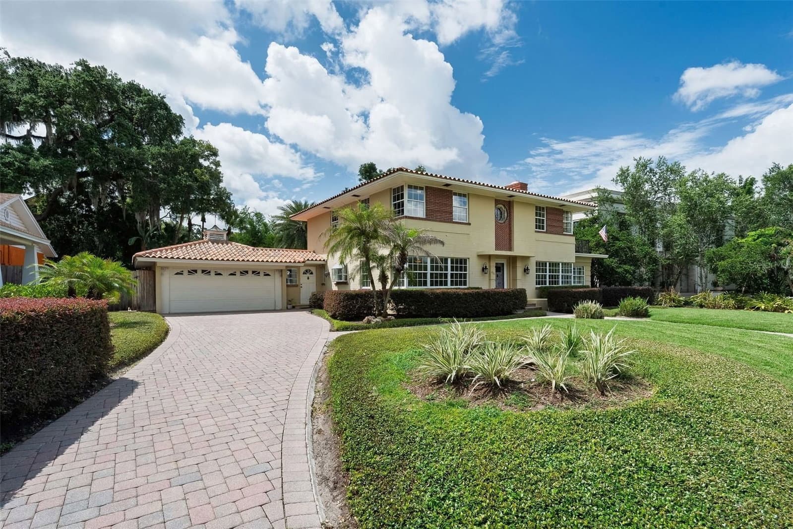 830 LAKE DAVIS