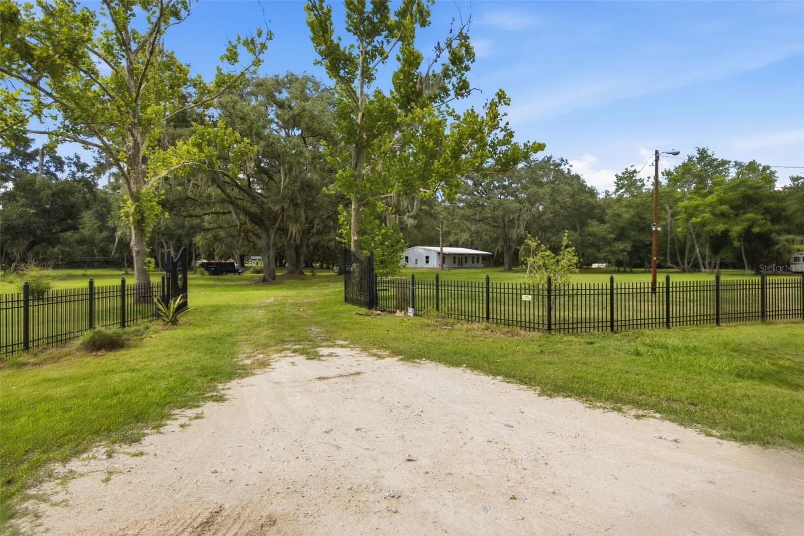 18127 CEDARHURST