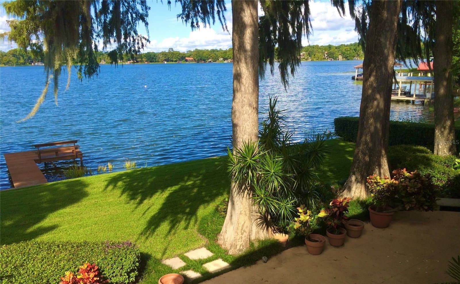2655 LAKE SHORE