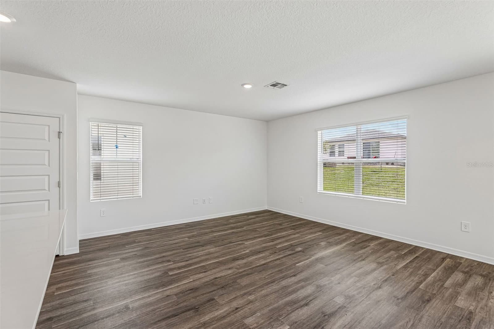 4589 BARBERRY