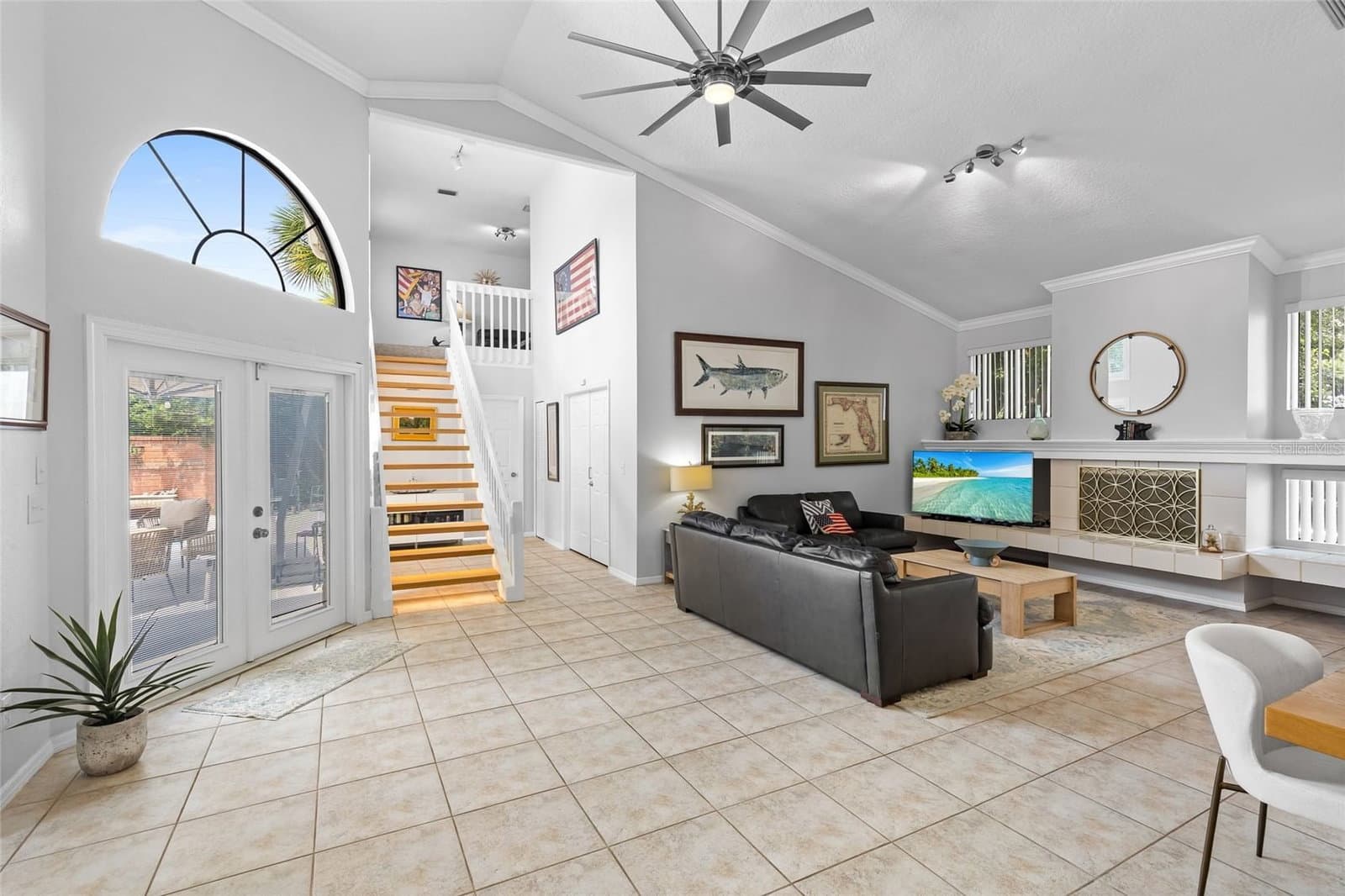 933 BEARDED OAKS