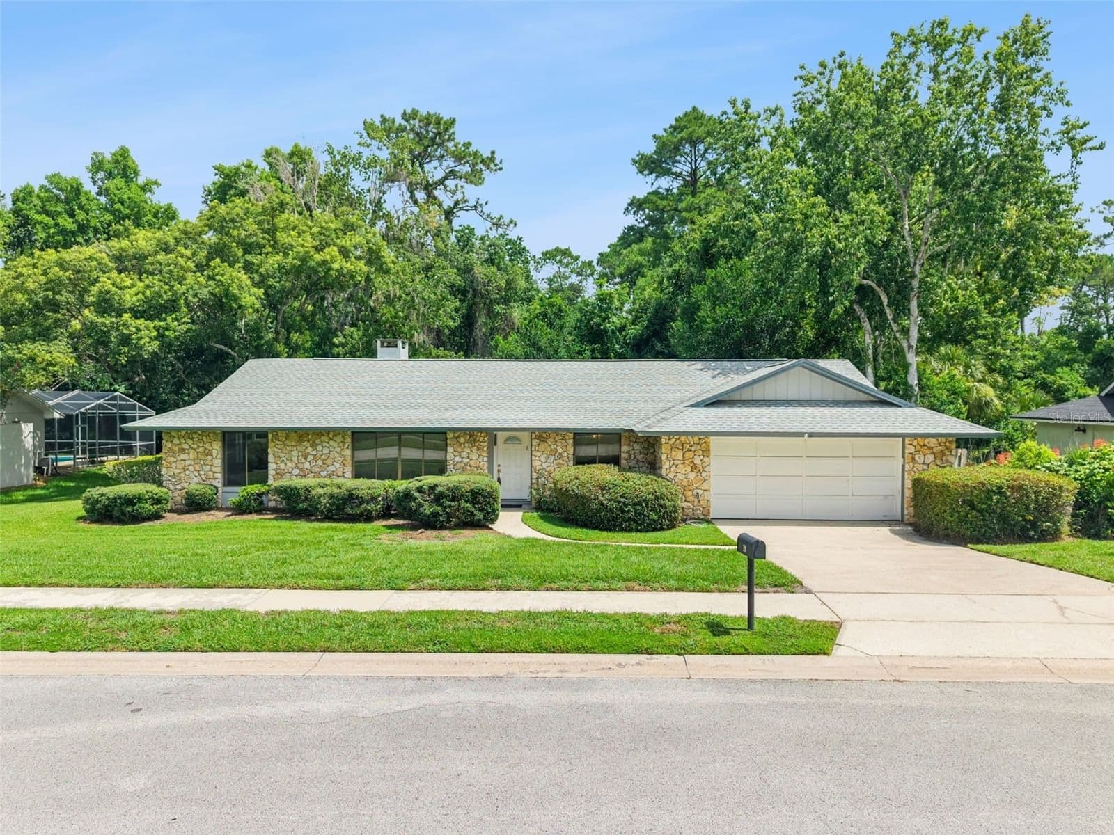 211 HICKORY