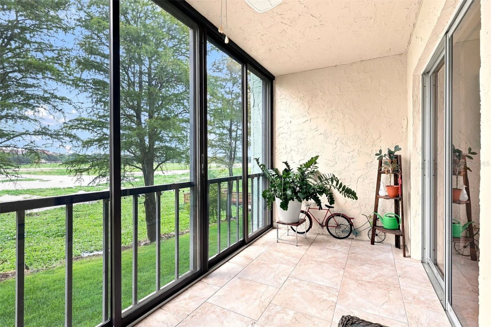 1130 LAKE PARKER