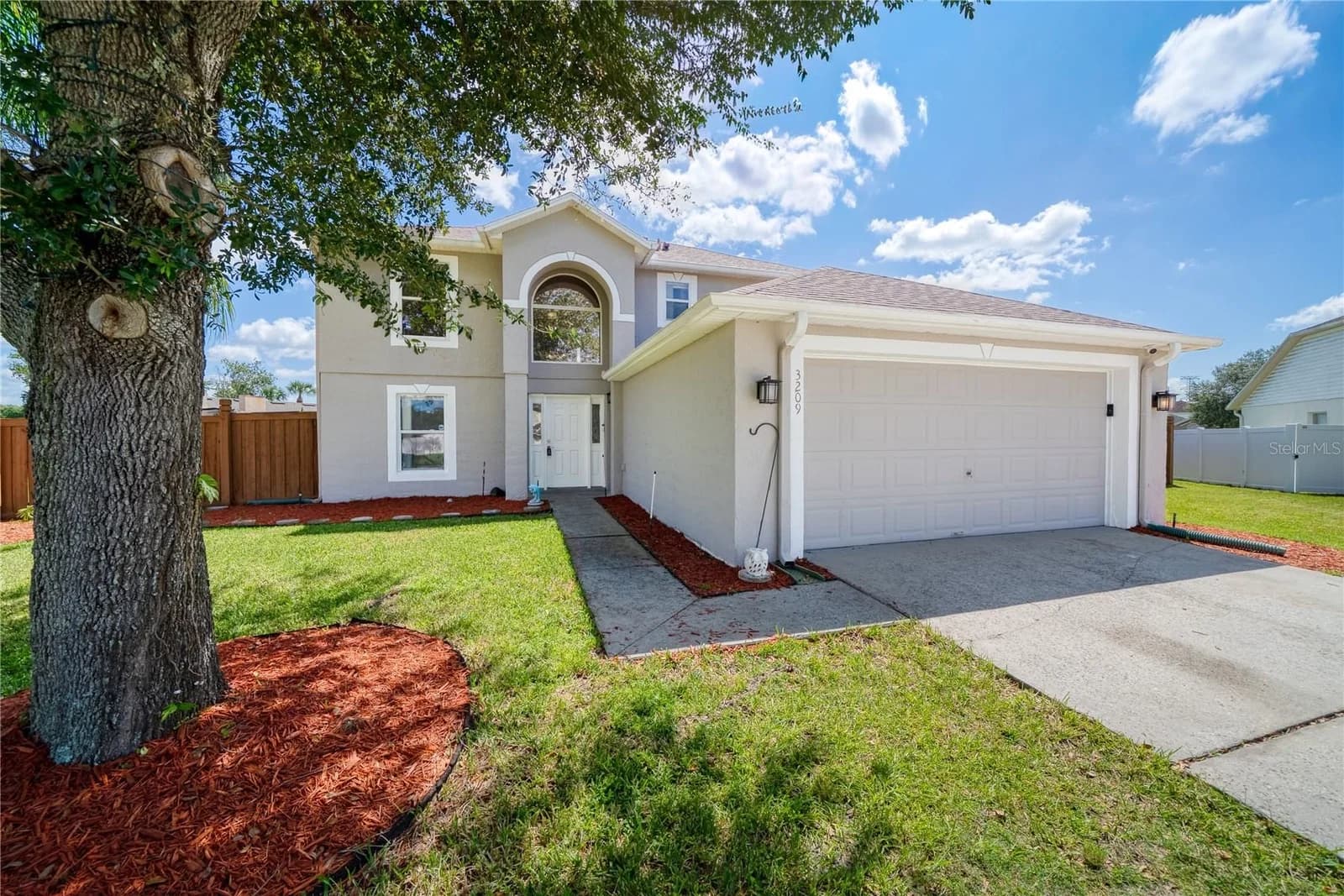 3209 ROMAINE