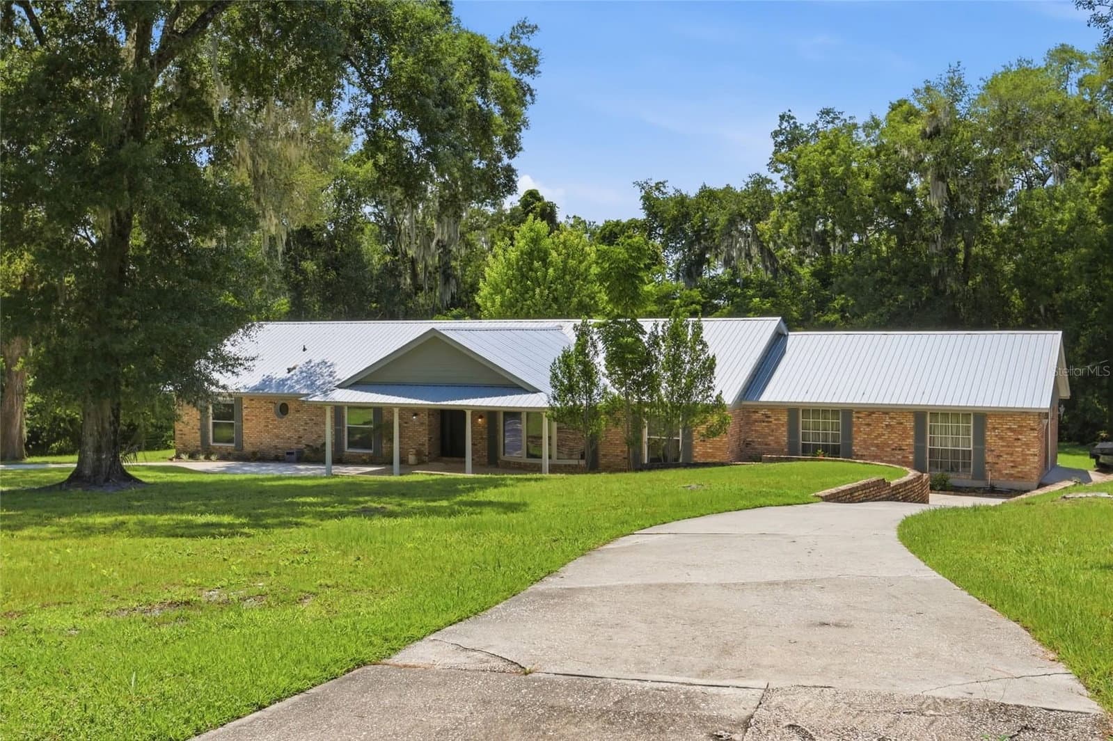 1150 MARKHAM WOODS