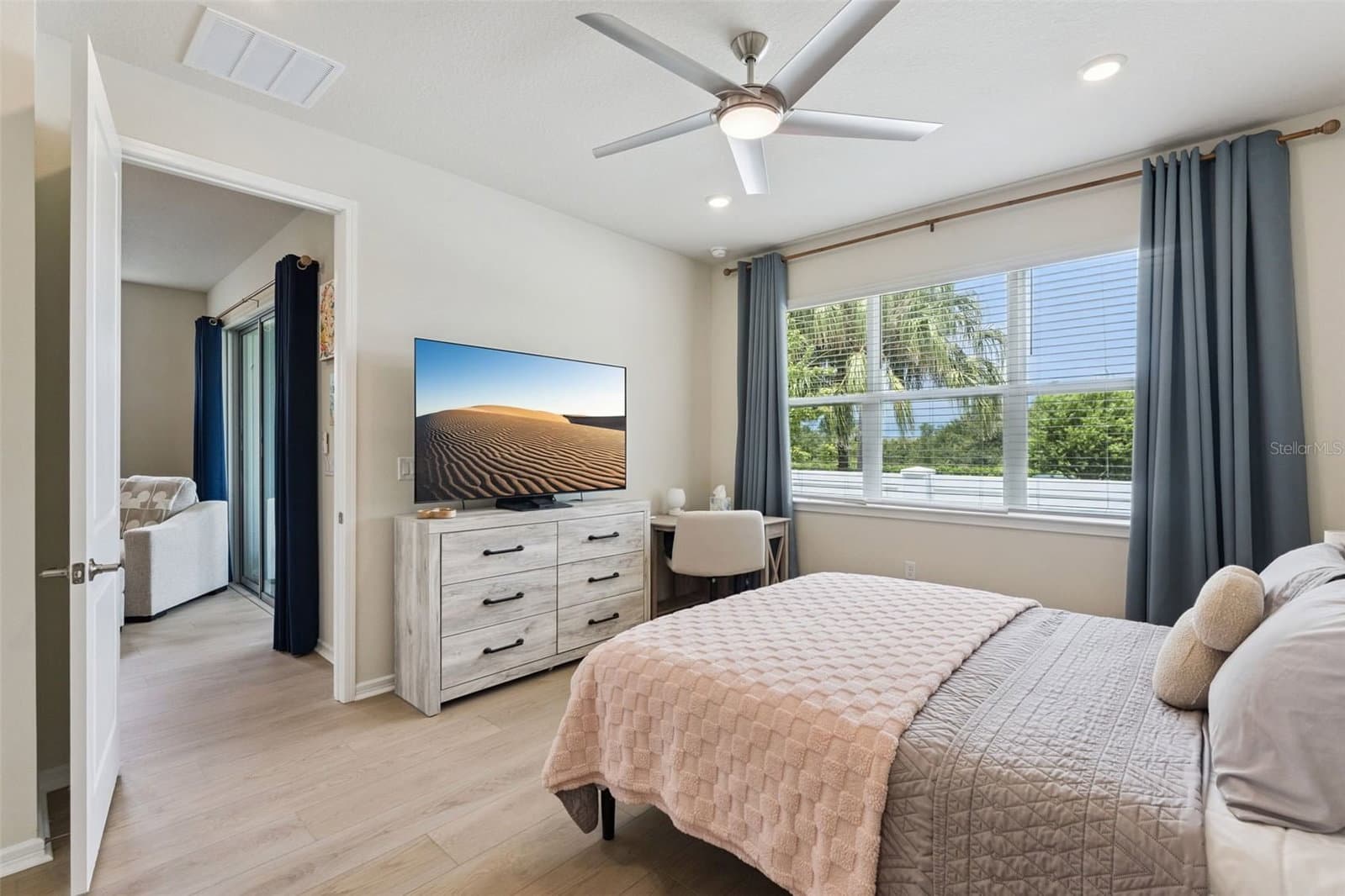 15819 GEM VIEW