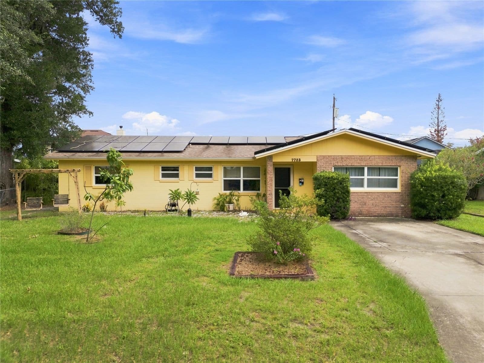 7723 AVONWOOD