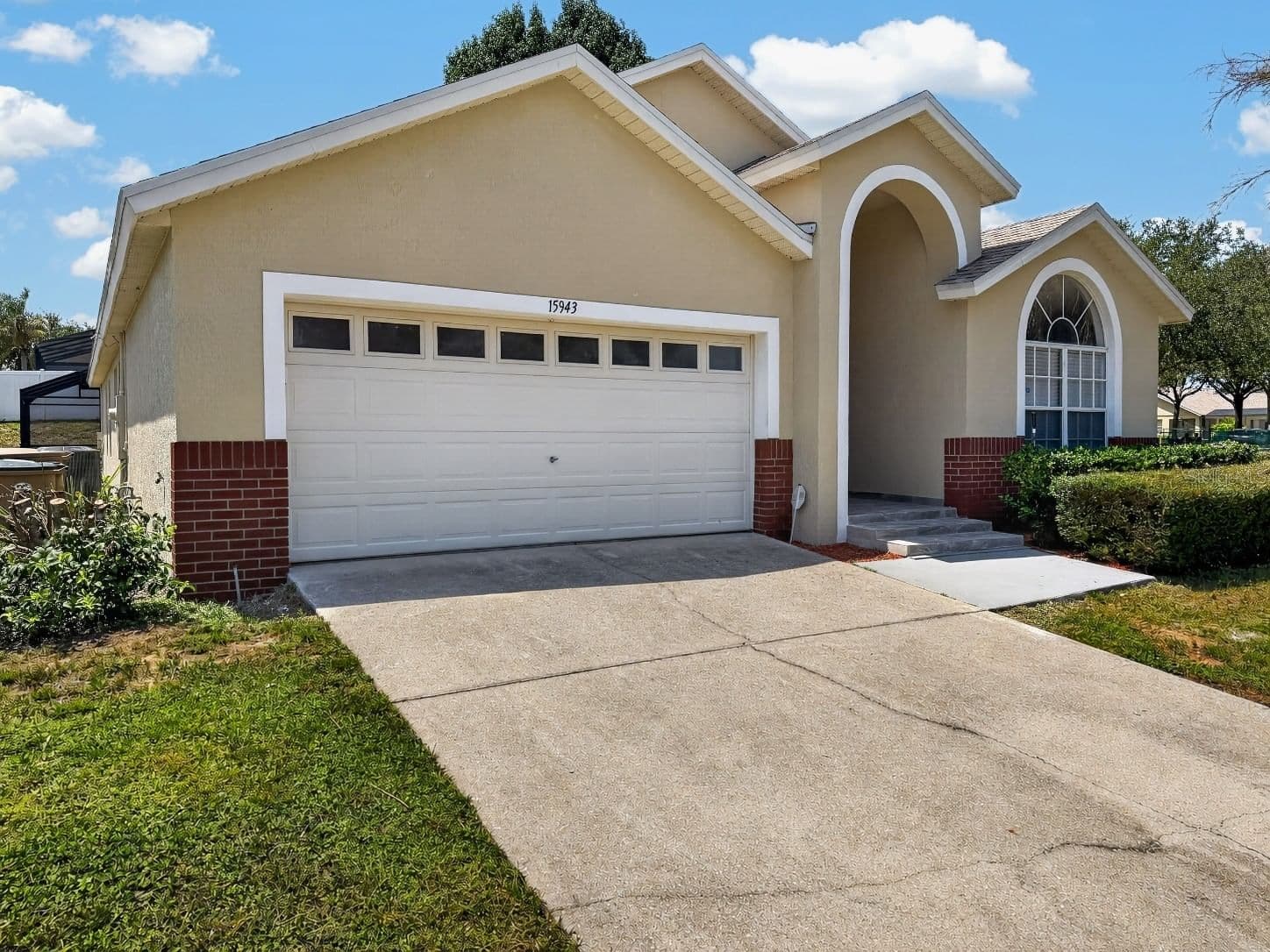 15943 HERON HILL