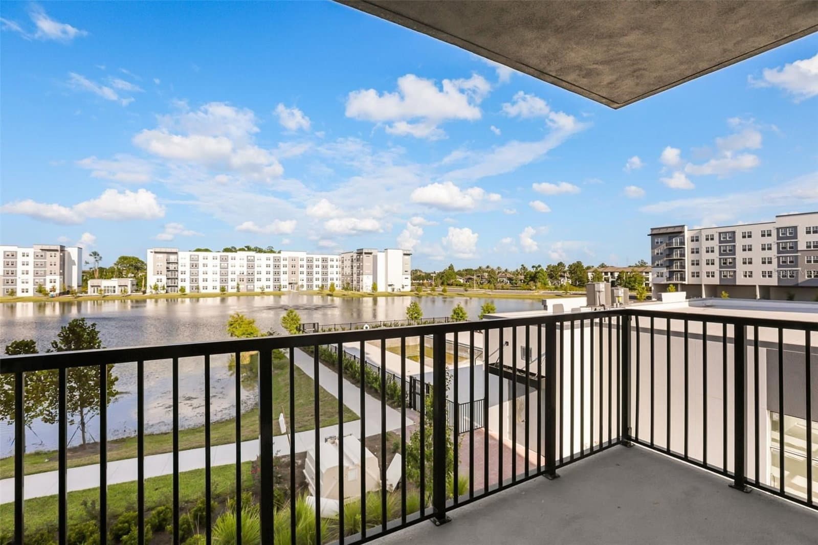 5563 MILLENIA PARK