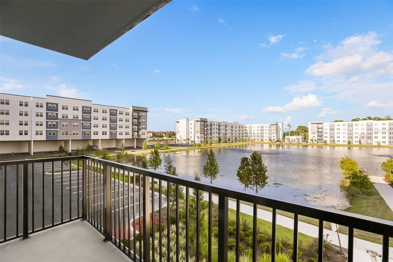 5563 MILLENIA PARK