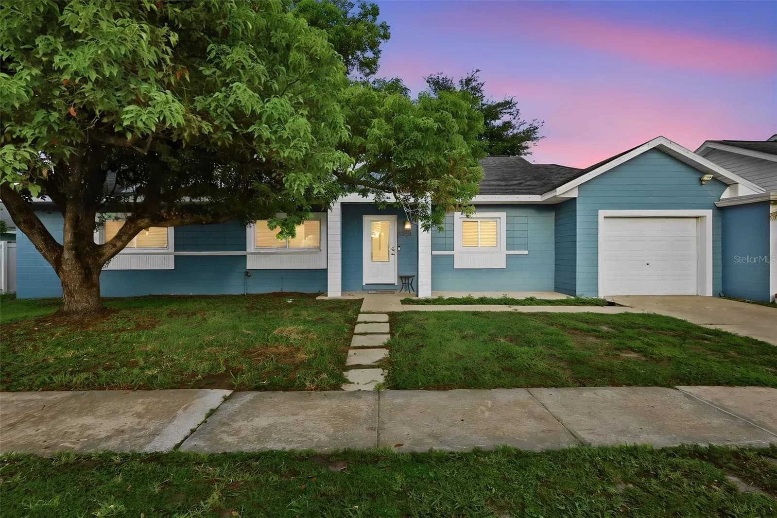 8405 OAK BLUFF