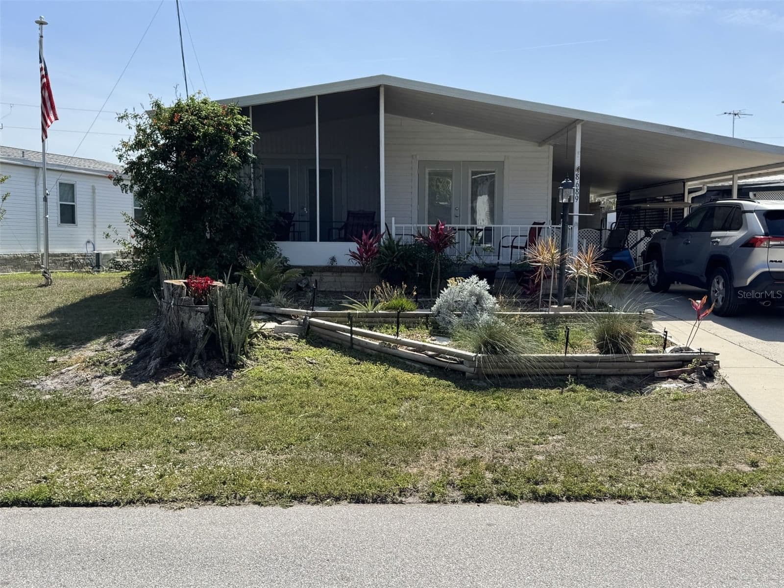 8689 BREEZE HILL