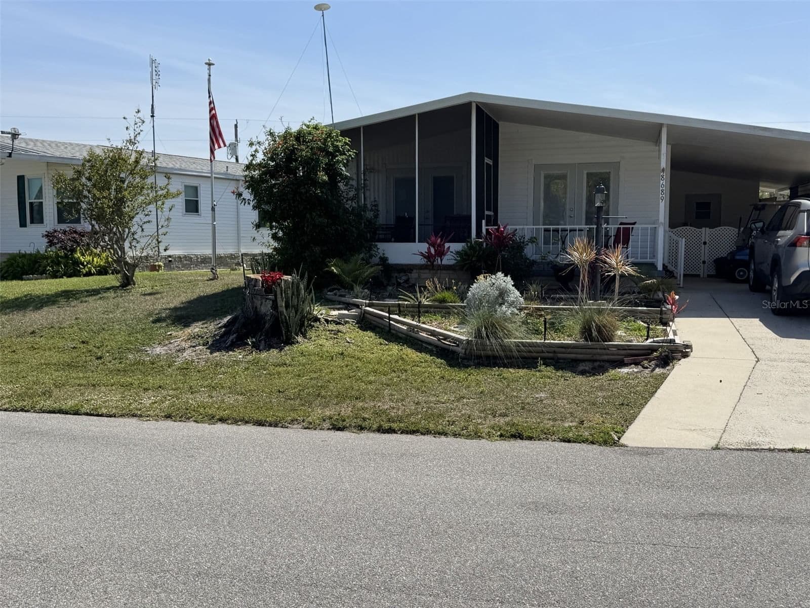 8689 BREEZE HILL