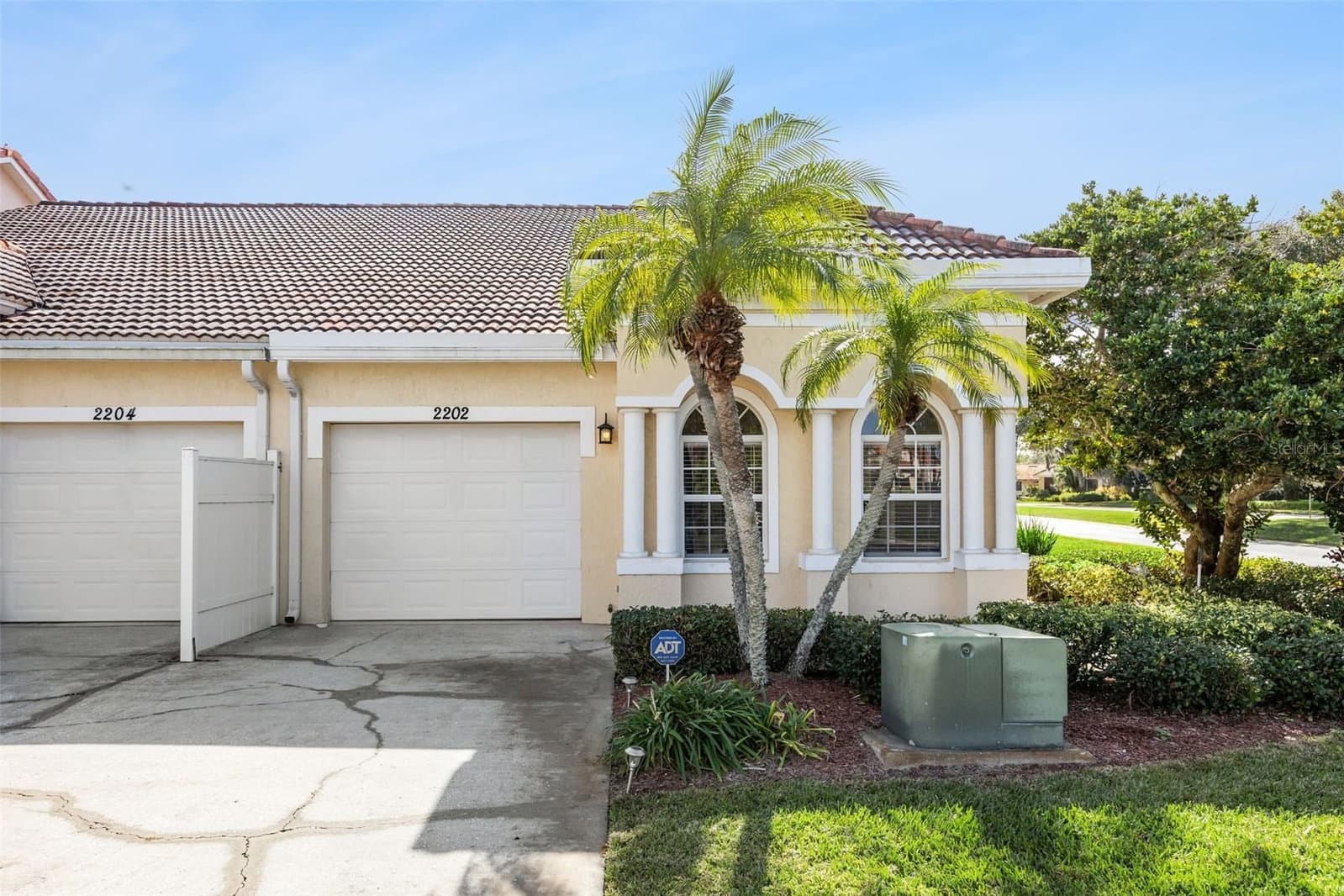2202 GARDEN LAKE