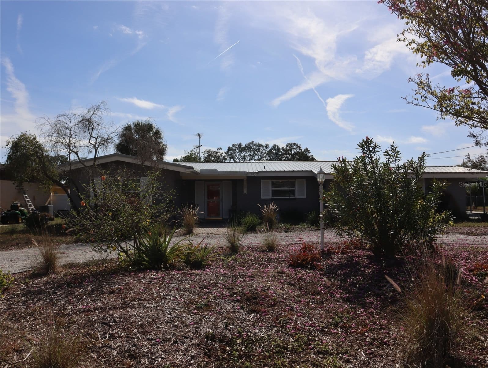 940 OLEANDER