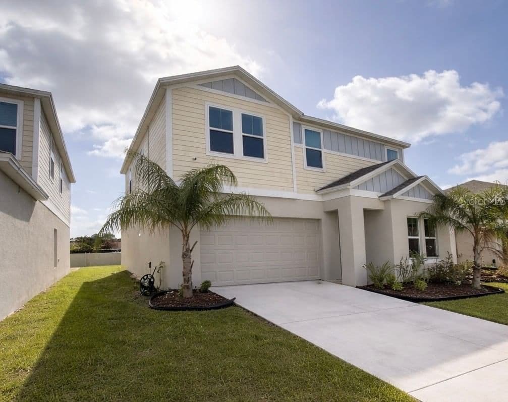1392 AXEL CIR