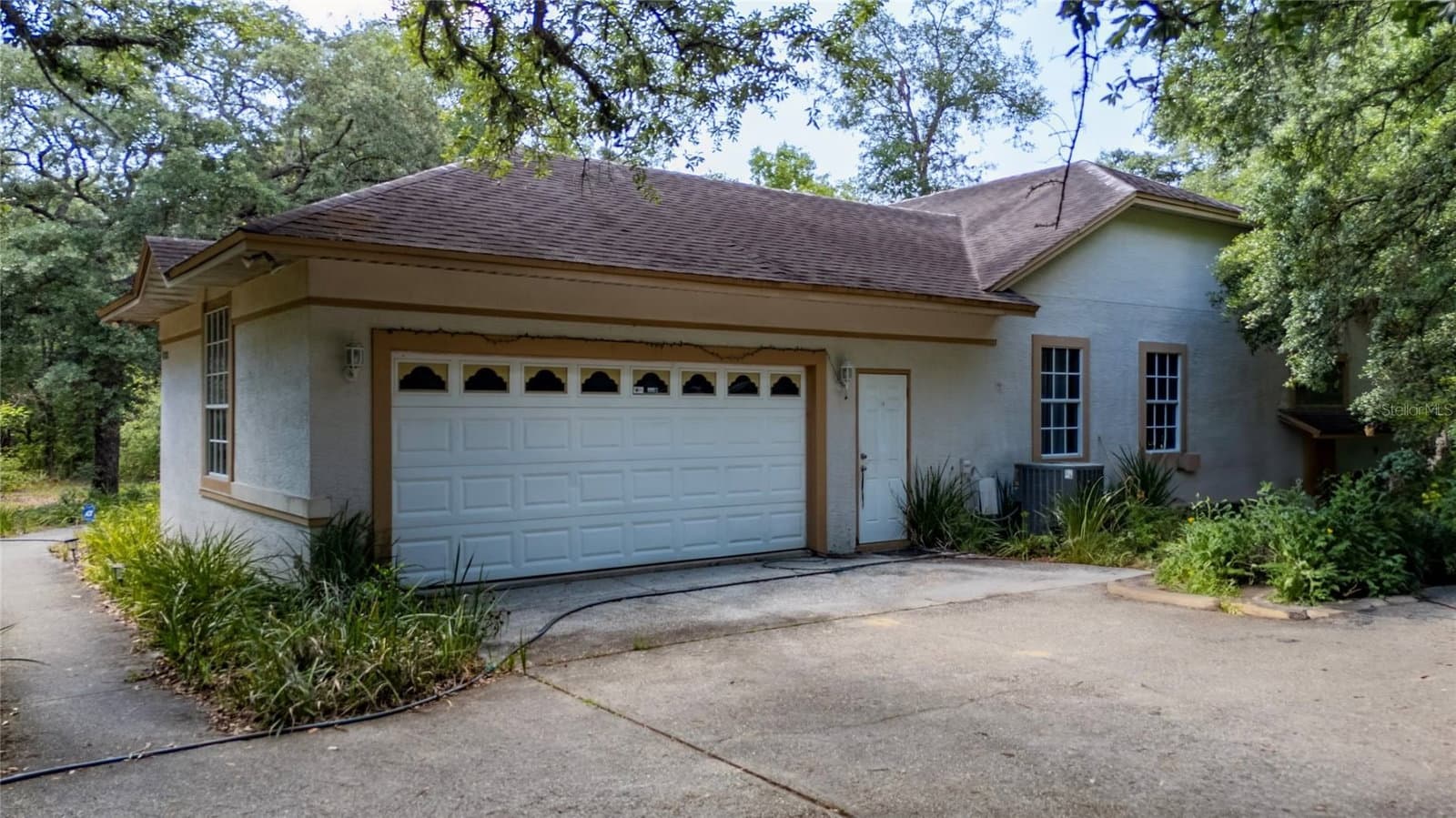 6781 LIVINGSTON