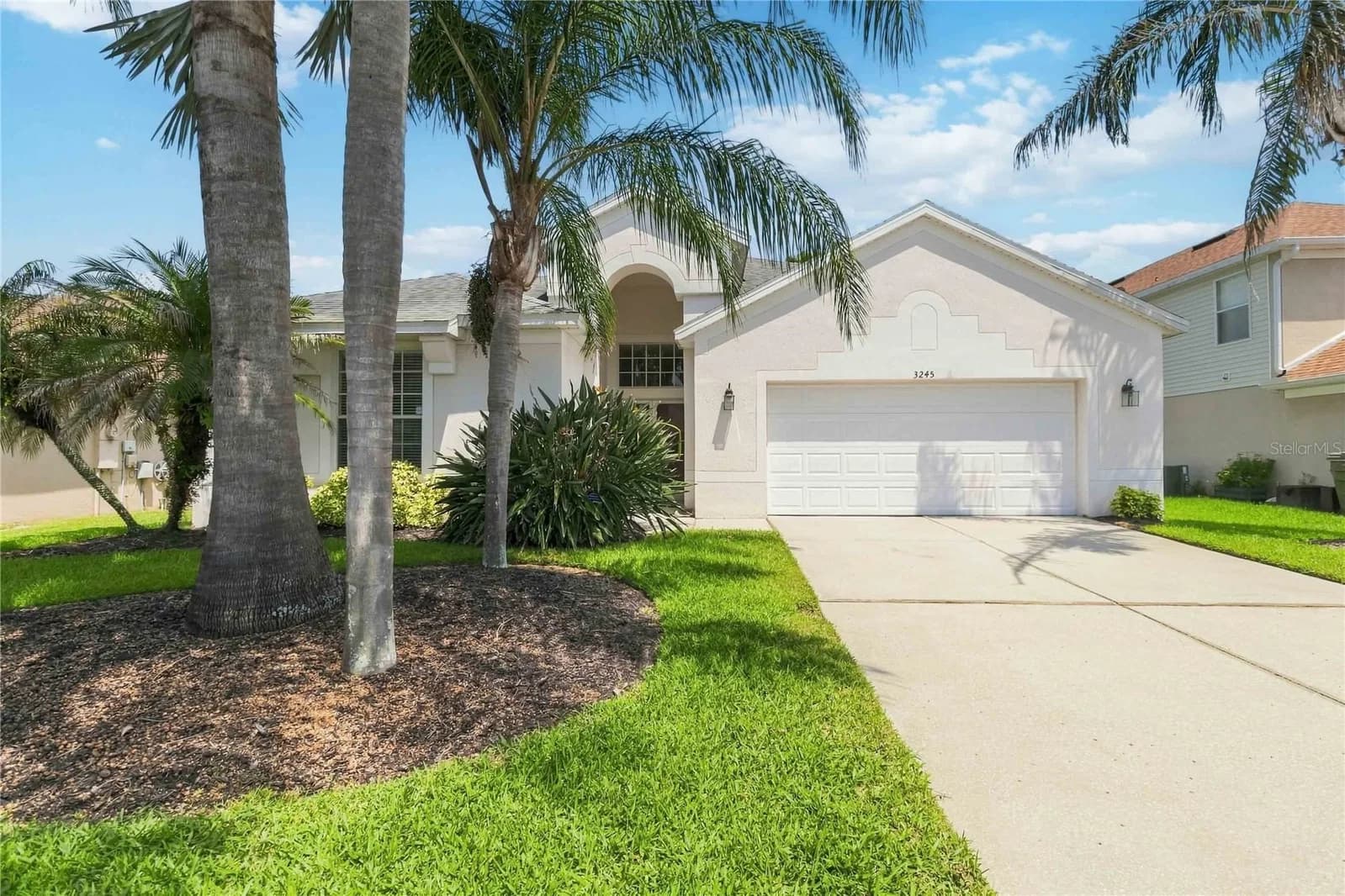 3245 FALCON POINT
