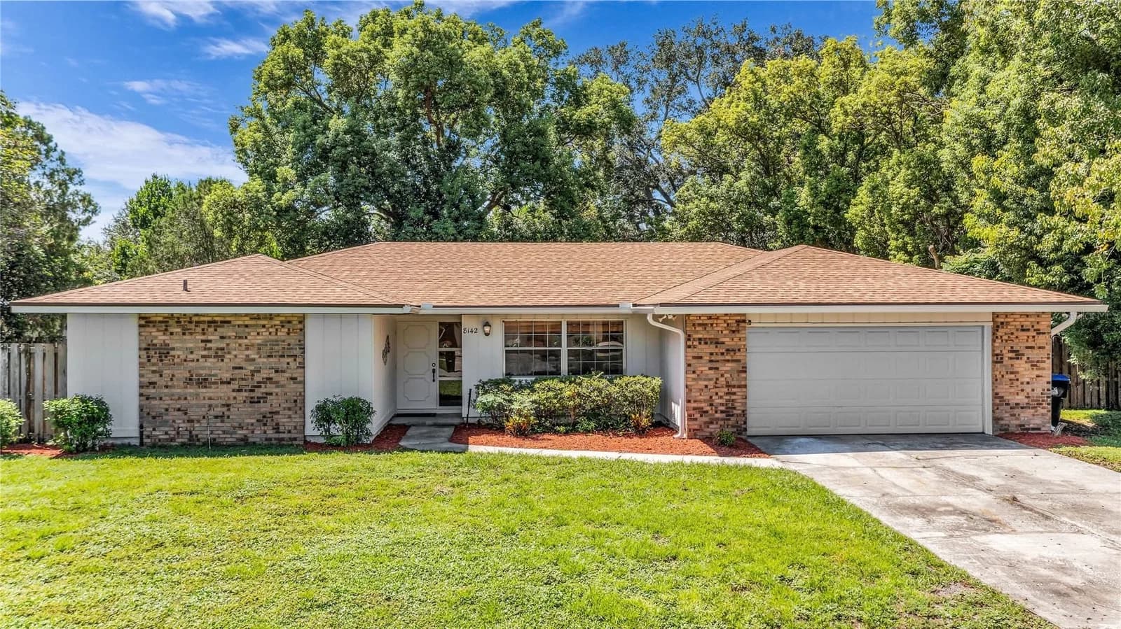 8142 GOLDEN SANDS