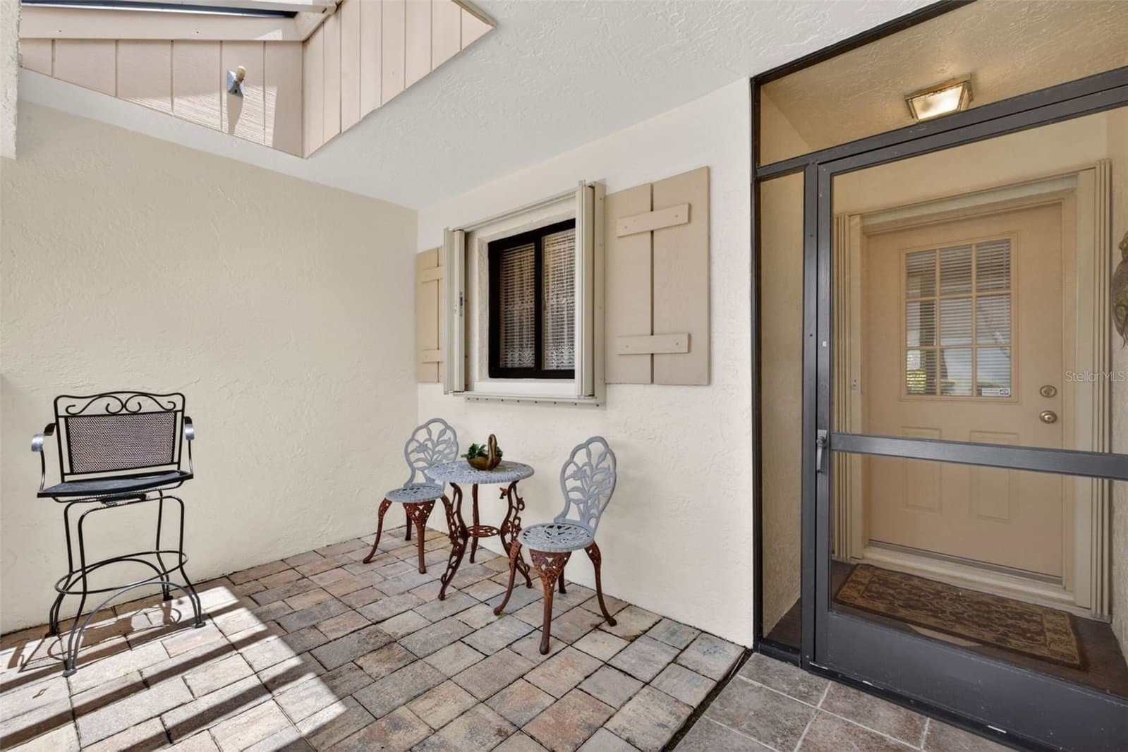 6072 HUNTINGTON WOODS