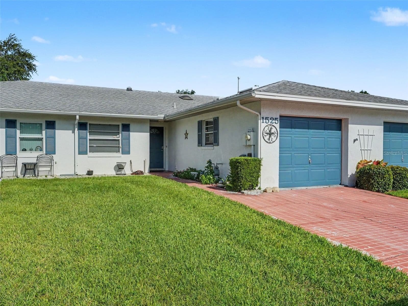 1525 OAKVIEW