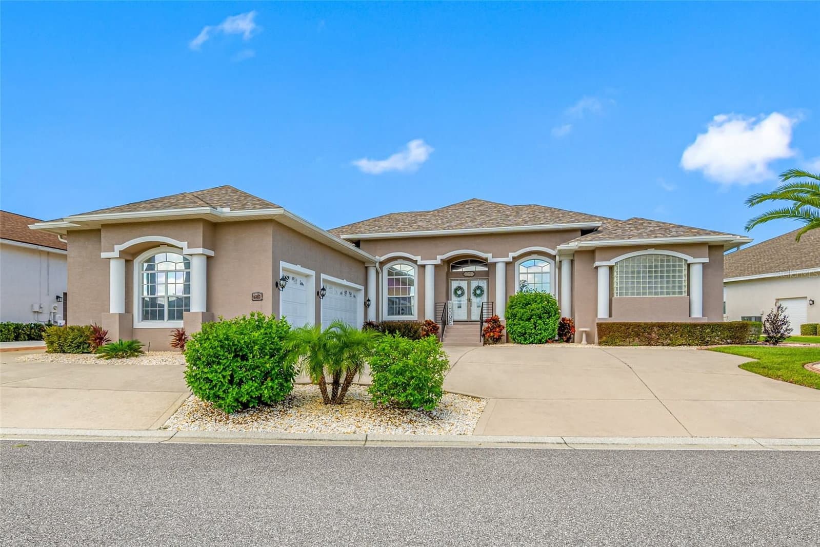 6750 HUNTINGTON HILLS