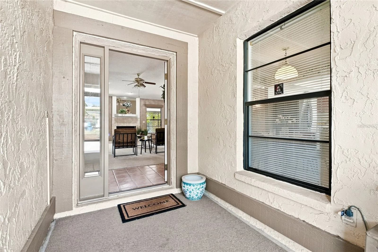 6803 LONGPOINTE