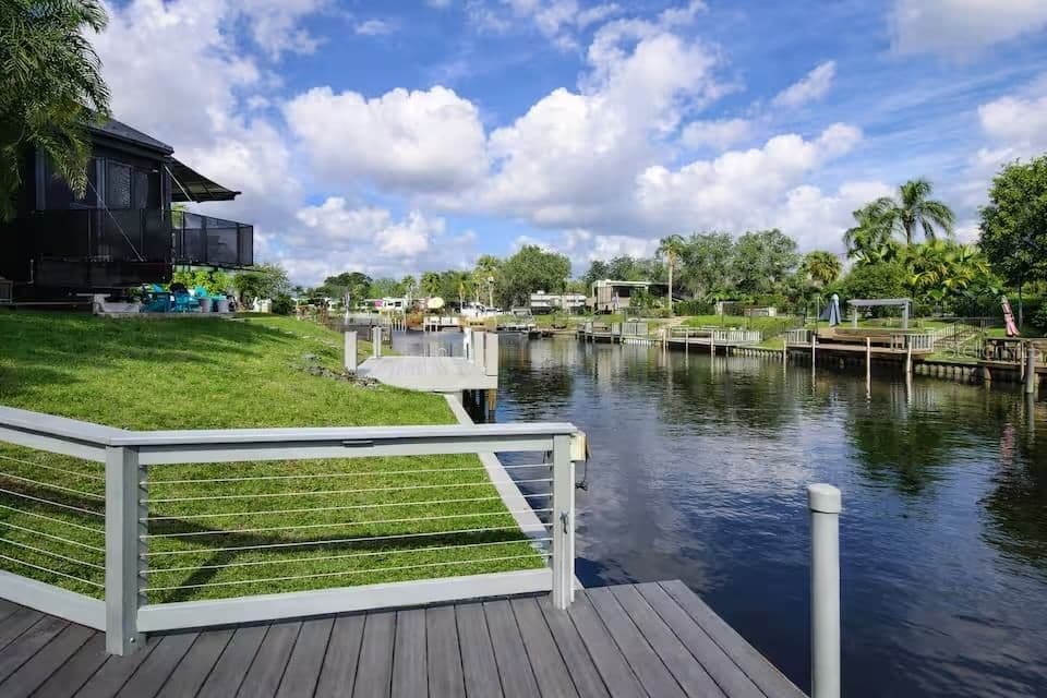 443 WATERWAY